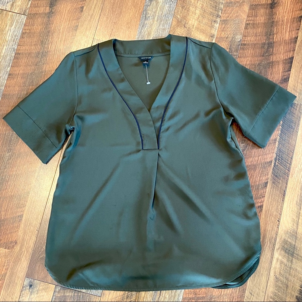 ANN TAYLOR Olive V Neck Short Sleeve Tunic - Picture 1 of 5
